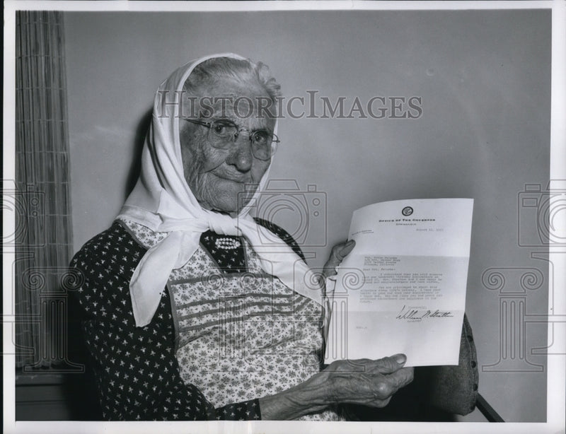 Load image into Gallery viewer, 1958 Press Photo Marie Poburka,100, holds a birthday greeting letter
