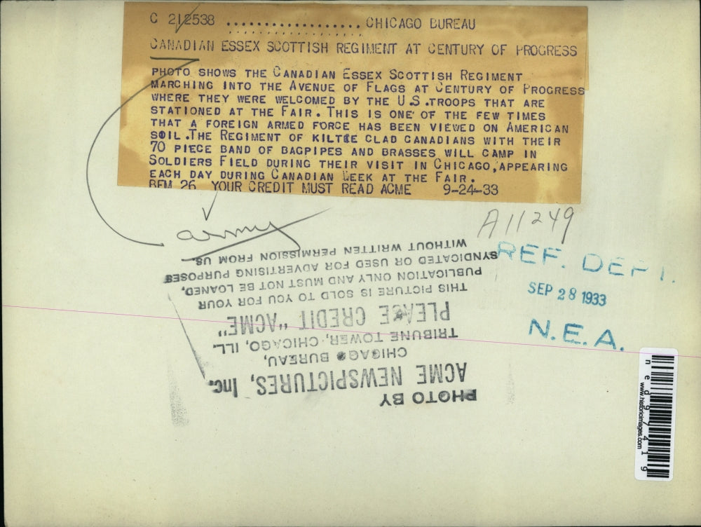 1933 Press Photo Canadian Essex Scottish Regiment marching at Century Progress