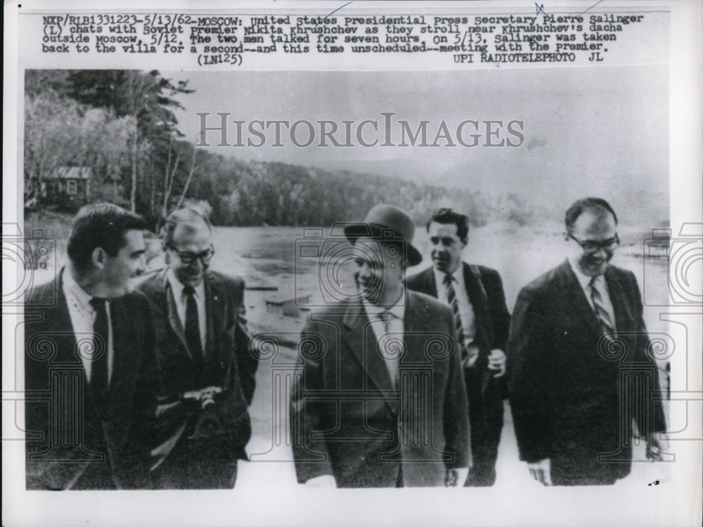 1962 Press Photo US Pres. Press Sec. Pierre Salinger w/ Nikita Khrushchev