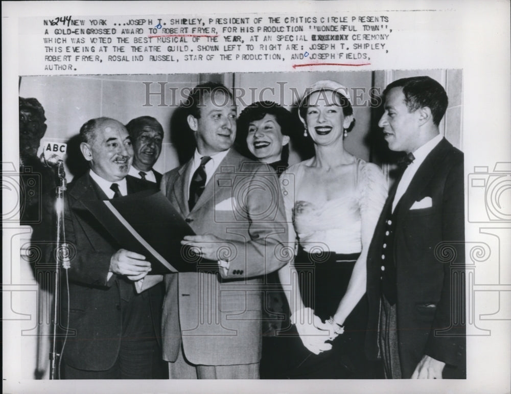 1953 Press Photo of Joseph T. Shirley presenting a gold award to Robert Fryer