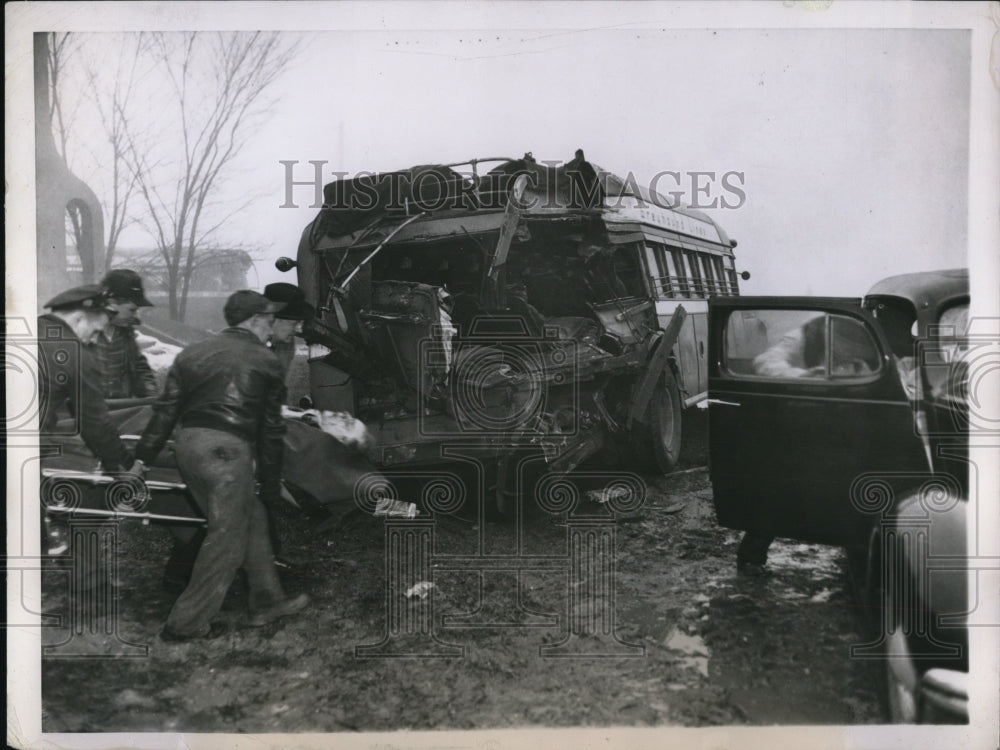 1944 Press Photo Cook Ind n wreck of two buses in heavy fog killed 3