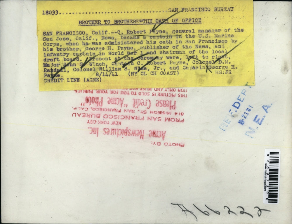 1941 Press Photo of C. Robert Payne being sworn into the US Marine Corps.