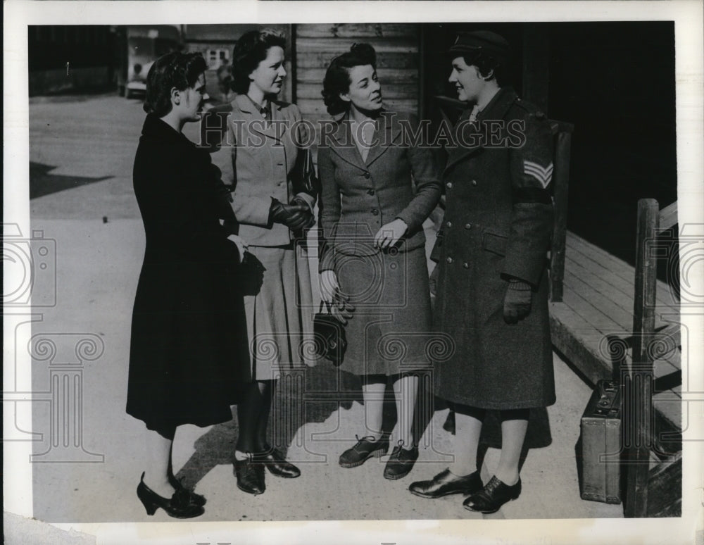 1942 Press Photo of women who were called up to the A.T.S. during WWII.