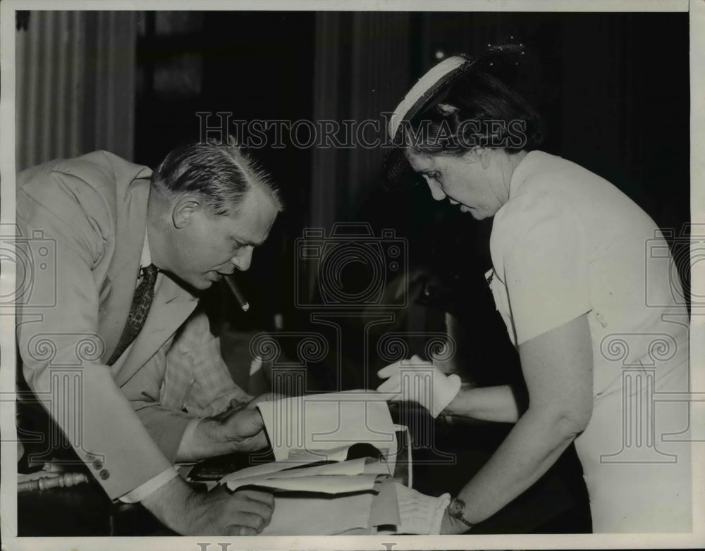 1938 Press Photo Wash DC Margaret Kerr of La &amp; Rep Martin Dies Un American Comm- Historic Images