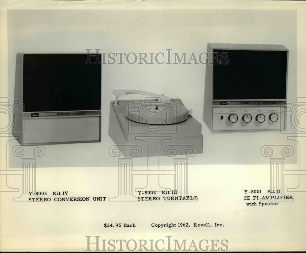 1962 Press Photo of a radio receiver kit.