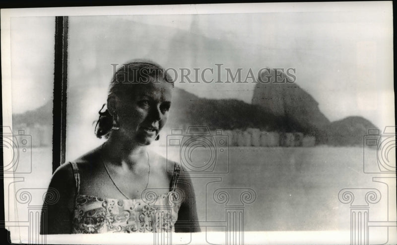 Load image into Gallery viewer, 1967 Press Photo Rio de Janiero Brazil Erika Mattdeld fiancee Fla Gov C Kirk
