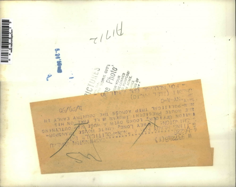 1950 Press Photo White House transportation officer Dewey Long Washington DC