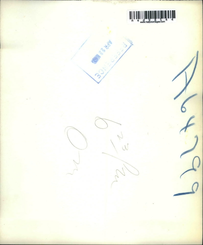 1952 Press Photo :A Calif Sen Estes Kefauver & wife arrive from Chicago