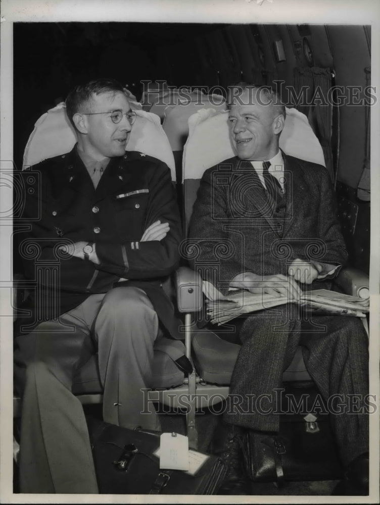 1945 Press Photo Secretary of War Robert P. Patterson with George Lincoln- Historic Images