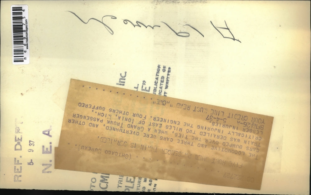 1937 Press Photo Locomotive & 3 cars crashed near Ionia Mich