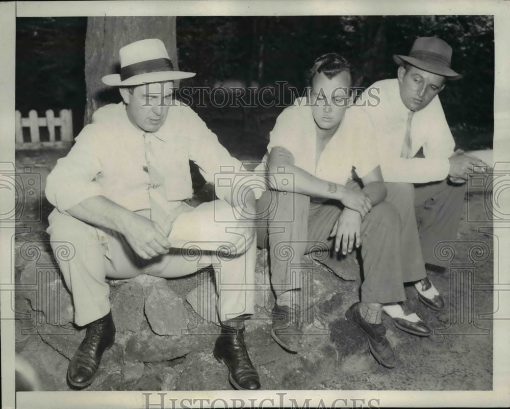 1944 Press Photo Howard Little, Mack Abercrombie, J.S. Addy read confession