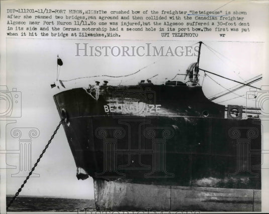 1960 Press Photo Freighter Beteigeuze Crashes Into Bridge Then Into Another Ship