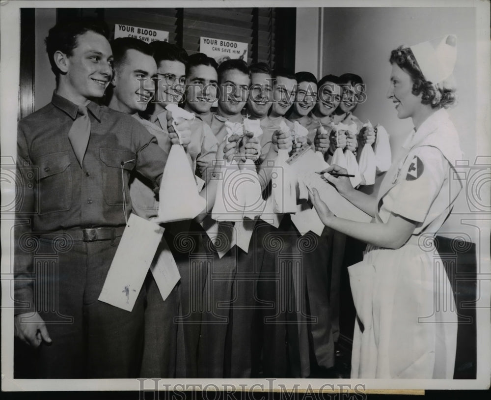 1944 Press Photo Chicago 388th Army Red Cross L Taylor, LJ Taylor.A Kiefer- Historic Images