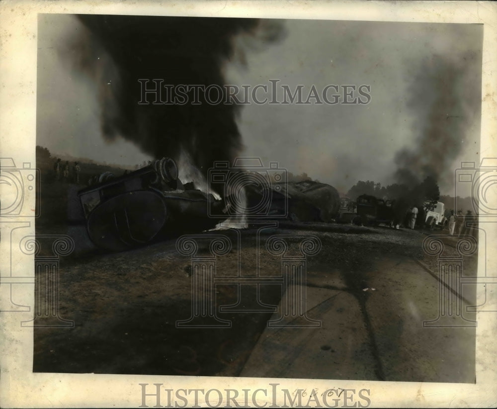 1942 Press Photo Aftermath of a three way collision on Lumberton. N.C.
