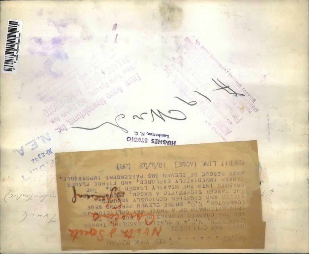 1942 Press Photo Aftermath of a three way collision on Lumberton. N.C.