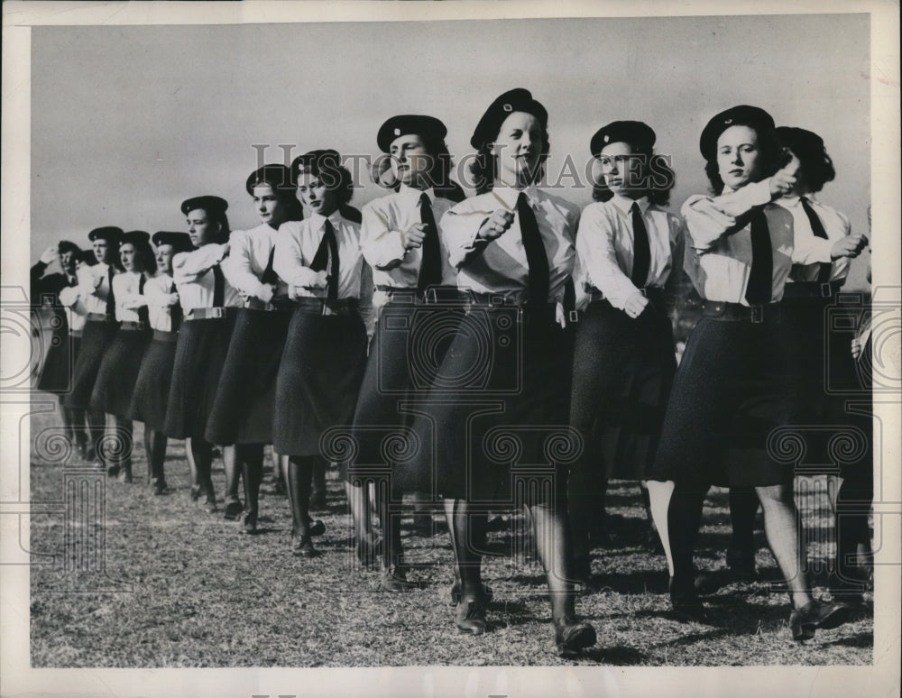 1948 Press Photo Portsmouth Girls training Corrs, England- Historic Images