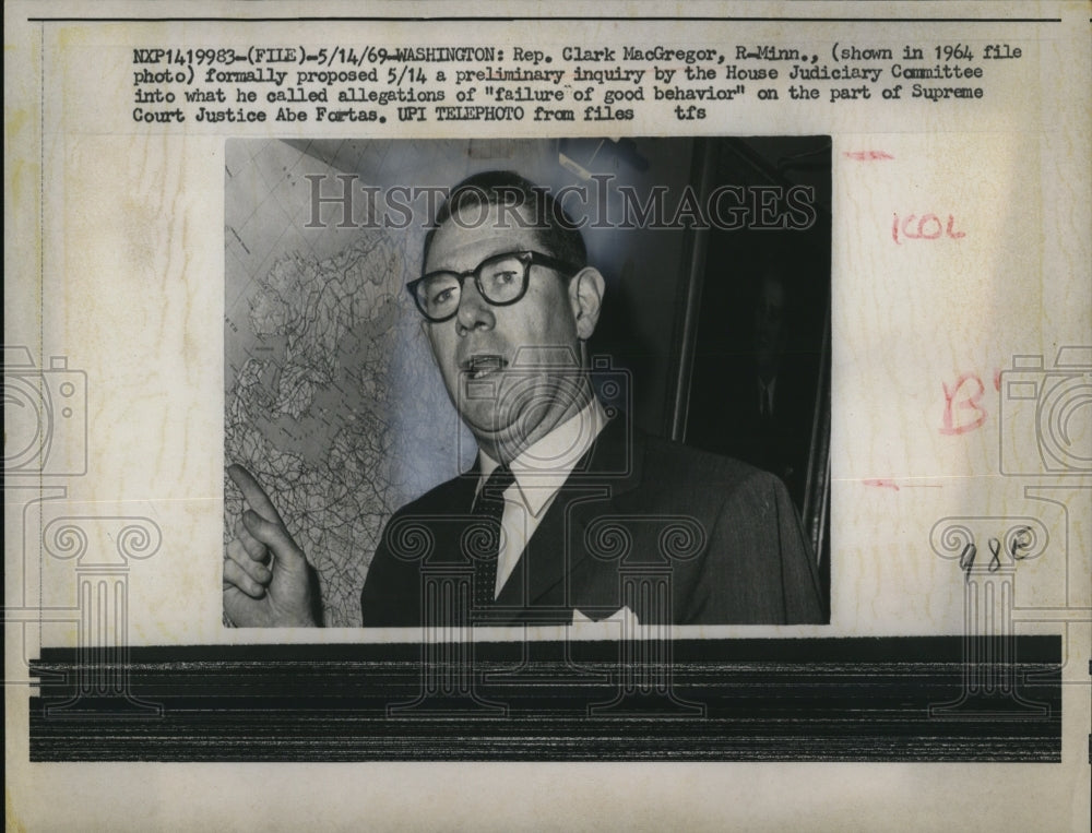 1969 Press Photo Rep. Clark MacGregor formally proposed a preliminary inquiry