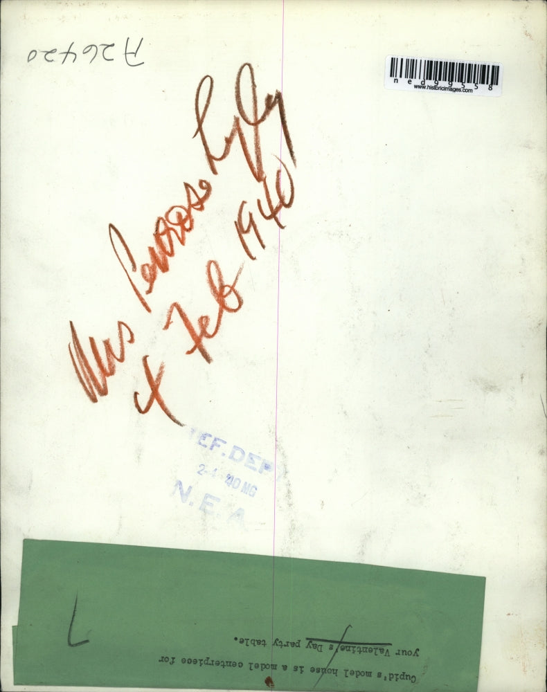 1940 Press Photo Model Cupid House Centerpiece for Valentines Day Party Table