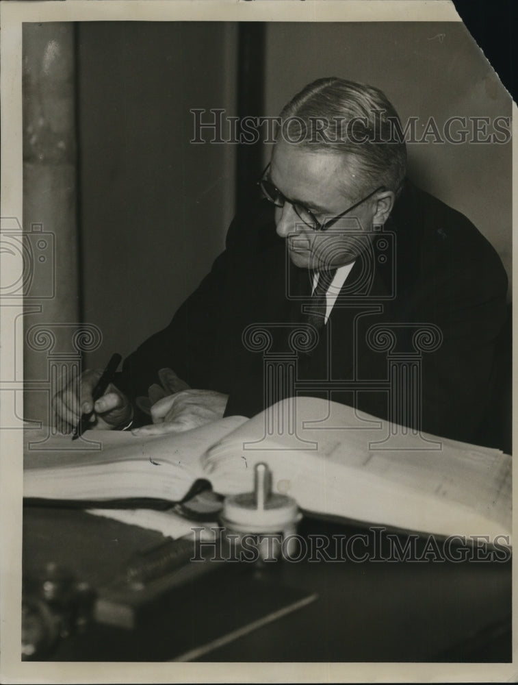 1934 Press Photo O P Van Sweningen