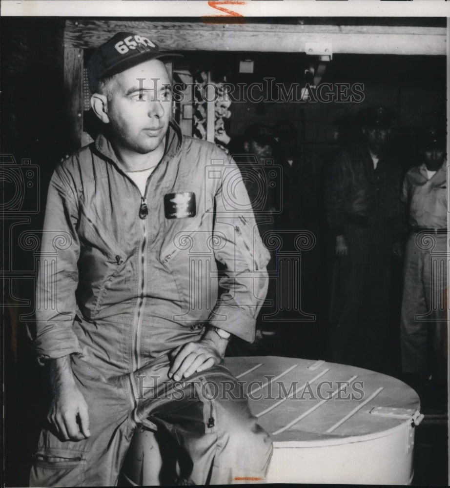 1960 Press Photo Moffett NAS Calif Capt Eugene W Jones pilot