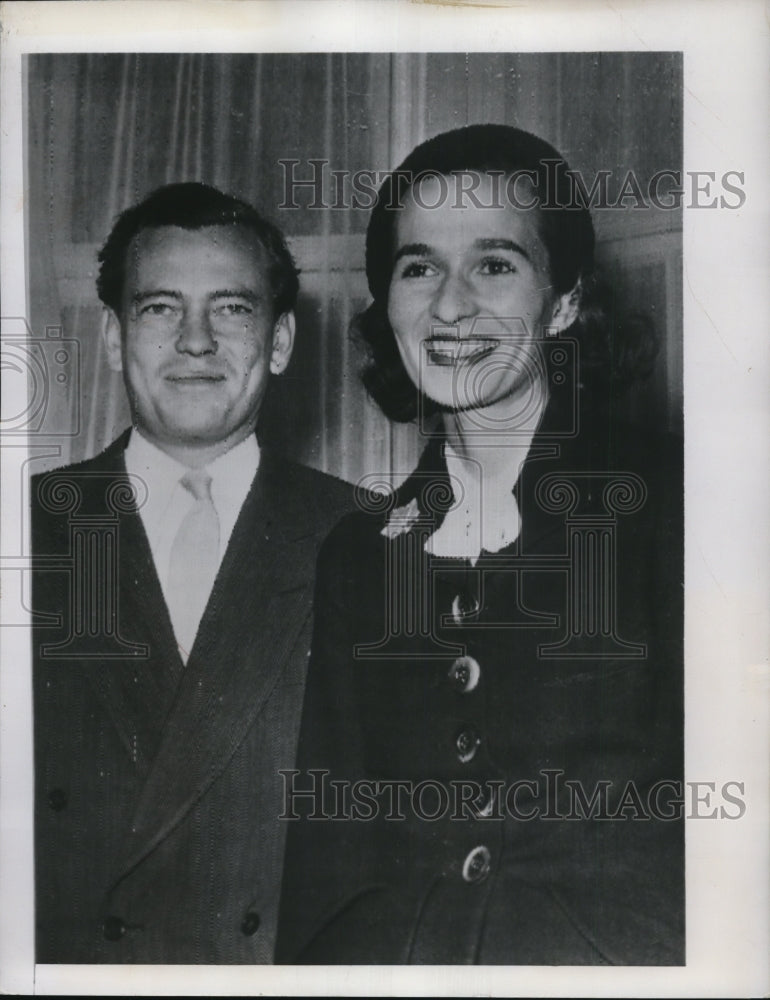 1949 Press Photo of Marquess of Milford-Haven and Mrs. Romaine Dahlgren Pierce