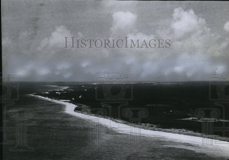 Load image into Gallery viewer, 1970 Press Photo The Coast of Lacayan Beach in 1963
