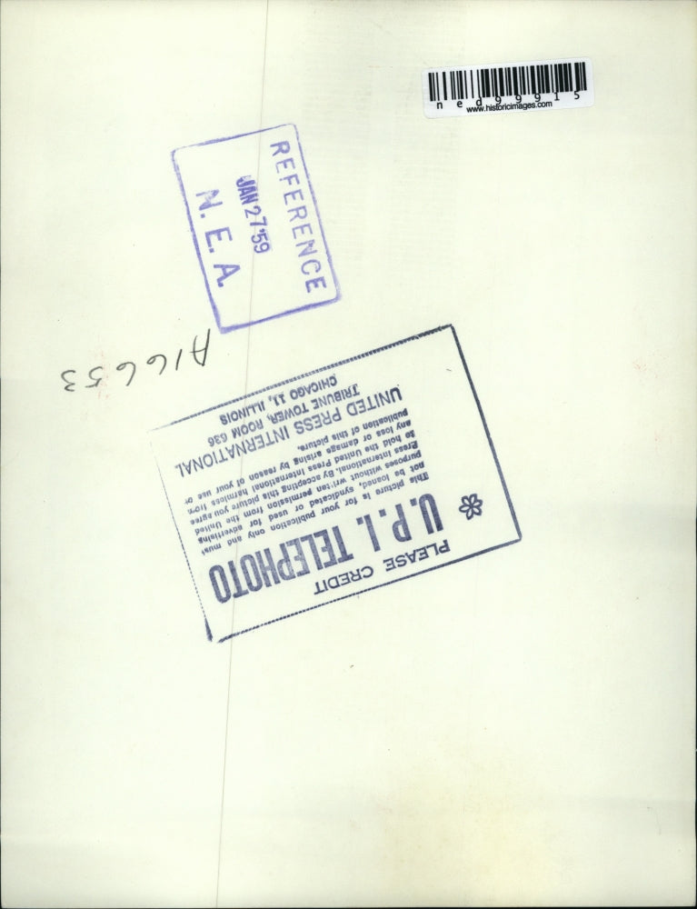 1959 Press Photo Iraqi Women With Photos of Slain Sons Parade Streets of Baghdad