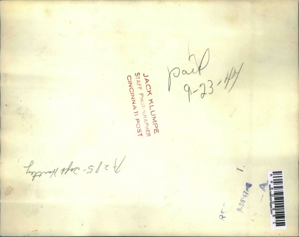 1944 Press Photo Ohio State Federation of Labor Delegates Bury Taft-Harley Act