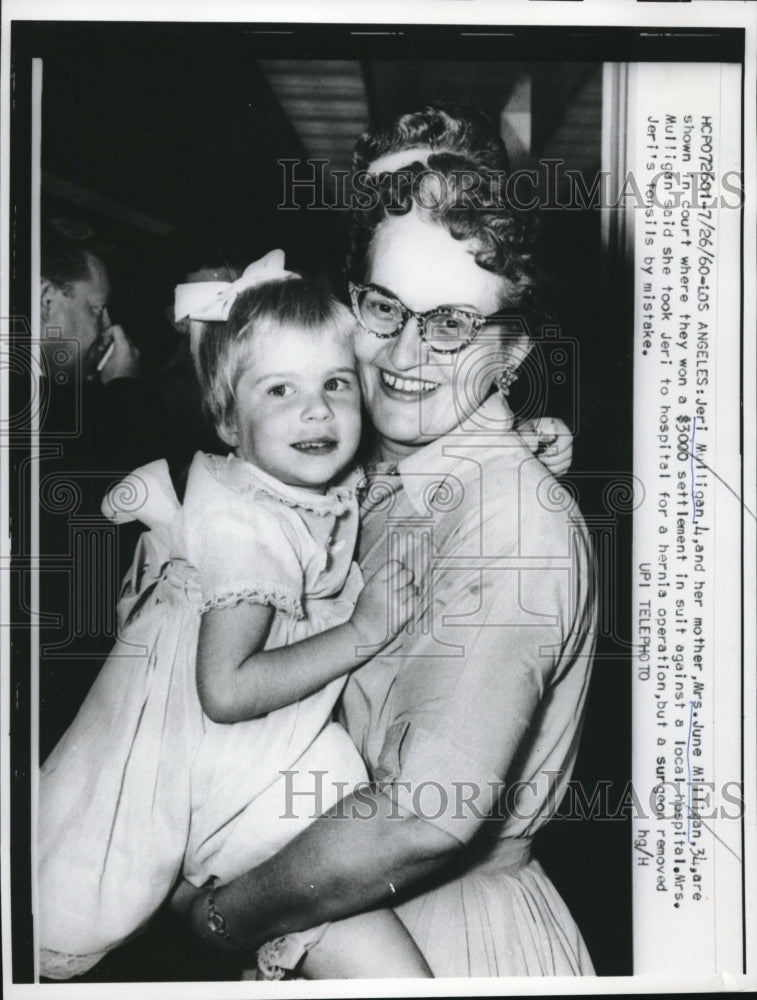 Load image into Gallery viewer, 1960 Press Photo Jeri Mulligen &amp; Mother Mrs June Mulligen Win Court Case
