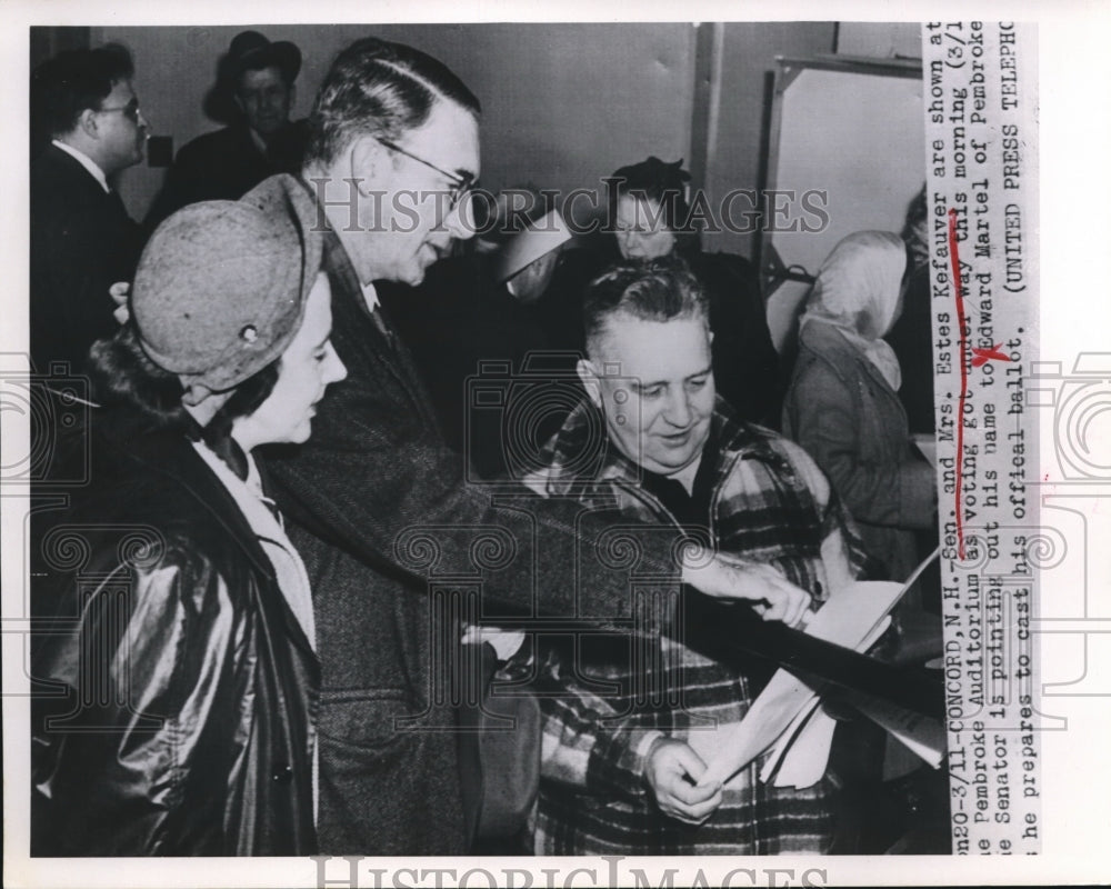 1952 Press Photo Sen. and Mrs. Estes Kefauver and edward Martel - nee02620