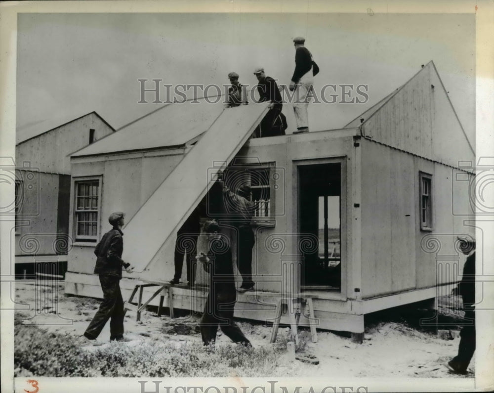 1942 Press Photo Houses being constructed in Canada - nee03150