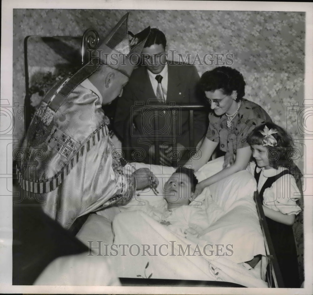 1950 Press Photo Paul Sowa Sleeping Sickness Victim Age 6 & Bishop Sheil