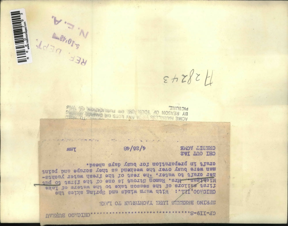 1948 Press Photo Mrs. Ramon Strout first to put her craft on Lake Michigan