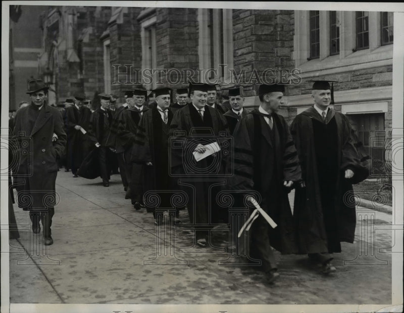 Load image into Gallery viewer, 1935 Press Photo Gov. Earle leading Temple University Penn. Commencement
