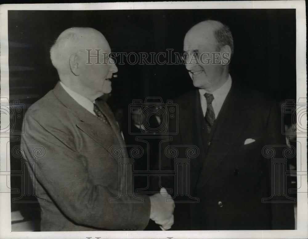 1942 Press Photo Secretary of the Treasure Henry Morganthau & Robert Doughton