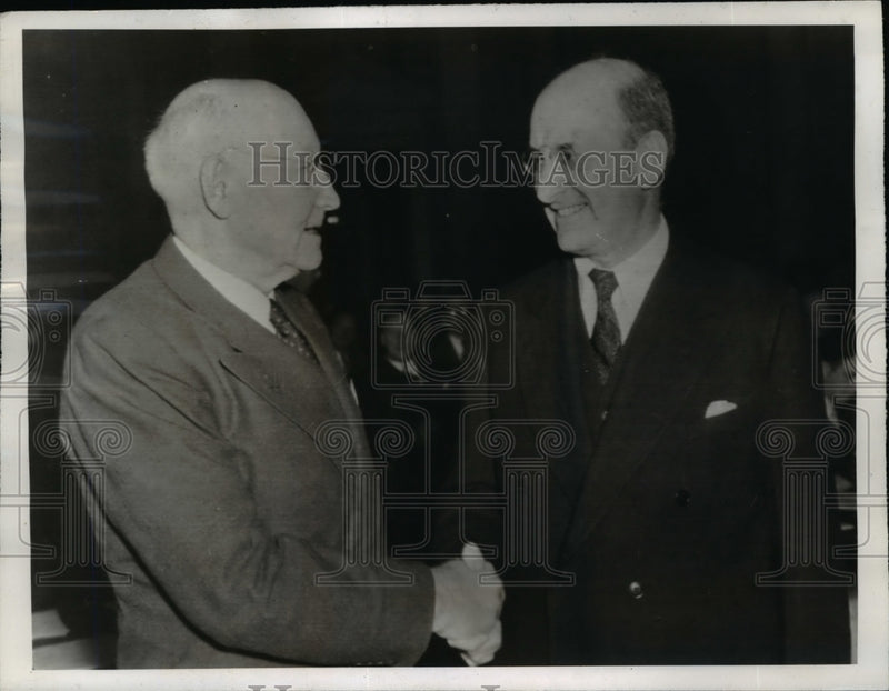 Load image into Gallery viewer, 1942 Press Photo Secretary of the Treasure Henry Morganthau &amp; Robert Doughton
