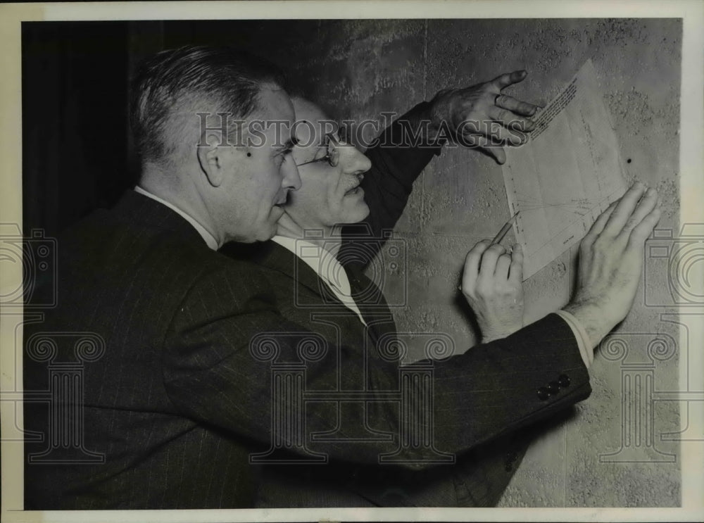 1941 Press Photo Percy E. Ricketts and Dr. Chris Koch - nee04025- Historic Images