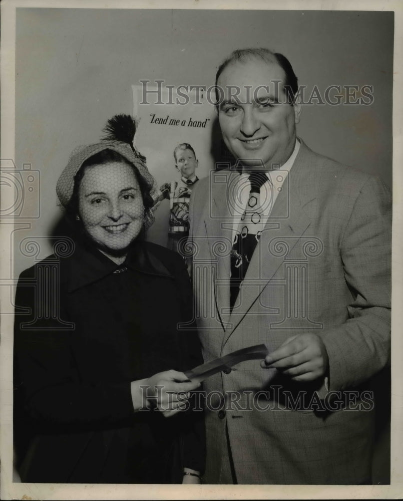 1951 Press Photo Mrs George E Pintner Presenting Check to March of Dimes