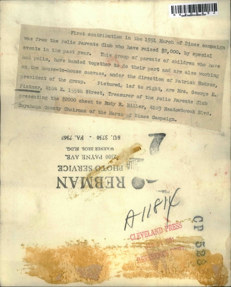 1951 Press Photo Mrs George E Pintner Presenting Check to March of Dimes