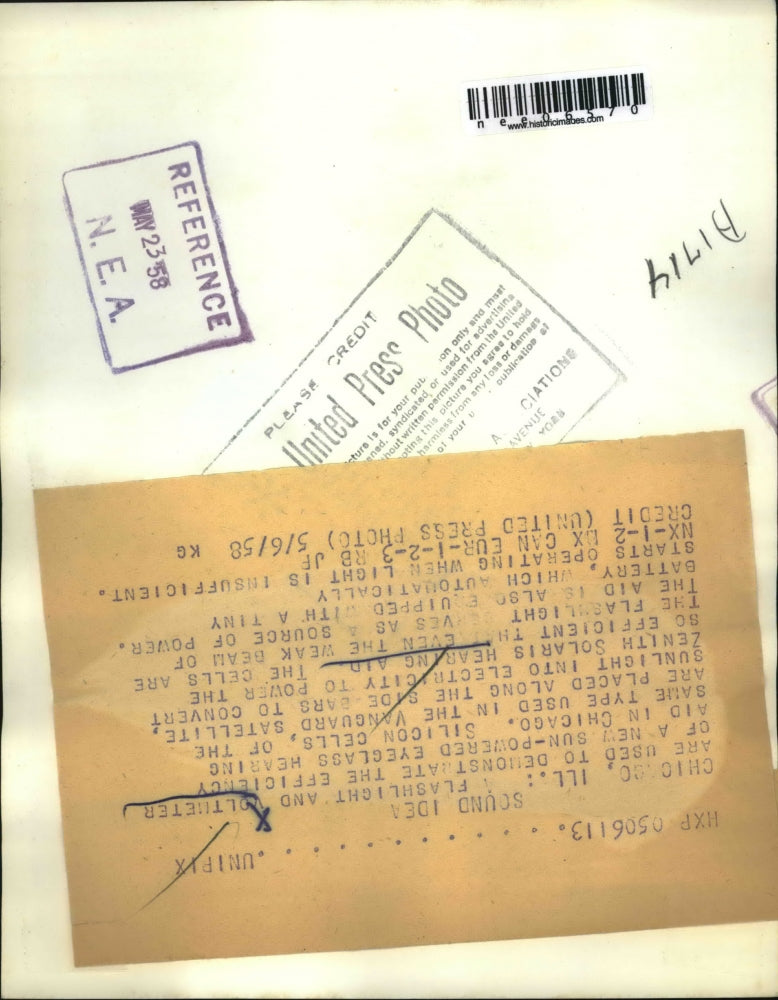 1958 Press Photo Chicago Ill Zenith Solaris hearing aid demonstrated - nee06570