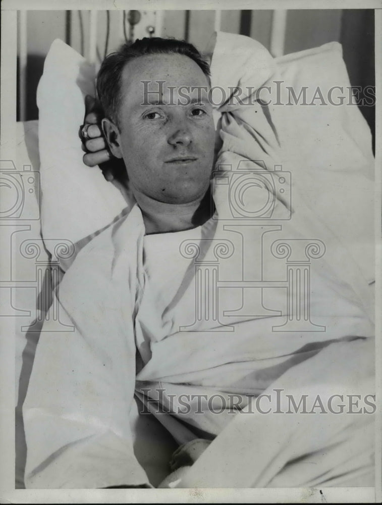 1934 Press Photo St Norman Burnett in a hospital bed - nee06626