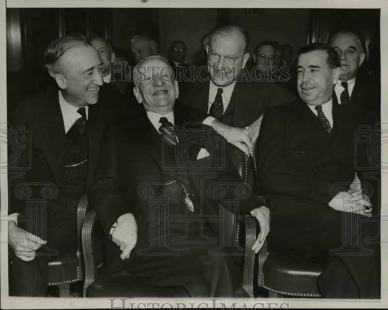 Load image into Gallery viewer, 1941 Press Photo Senator Carter Glass Celebrating 83rd Birthday 77th Session
