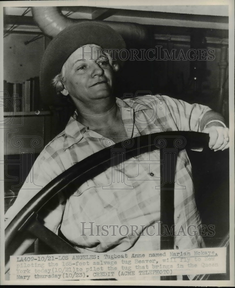 1947 Press Photo Marian McKaye Piloting 165 Foot Salvage Tug Beaver - nee07249
