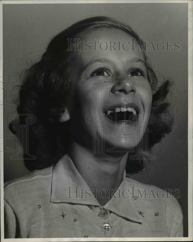 1954 Press Photo Judy Ley,12, Once a blue baby now with normal life expectancy
