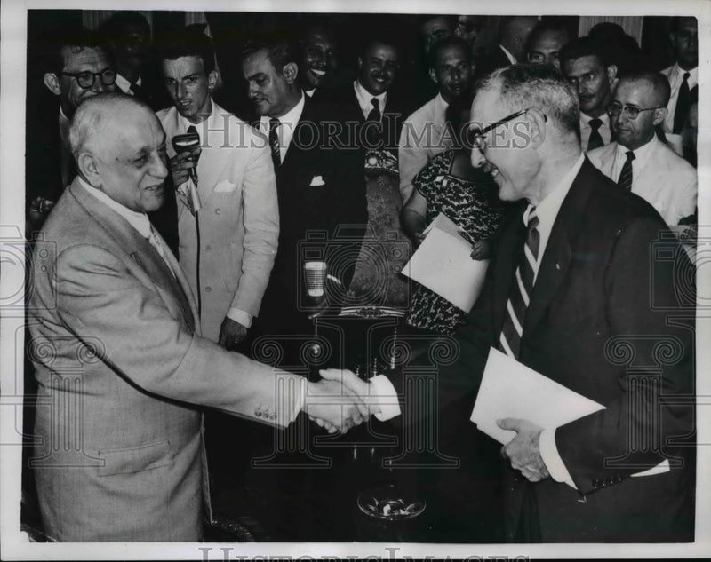 Load image into Gallery viewer, 1957 Press Photo Brazil to Allow U.S. Missile Station - nee07563
