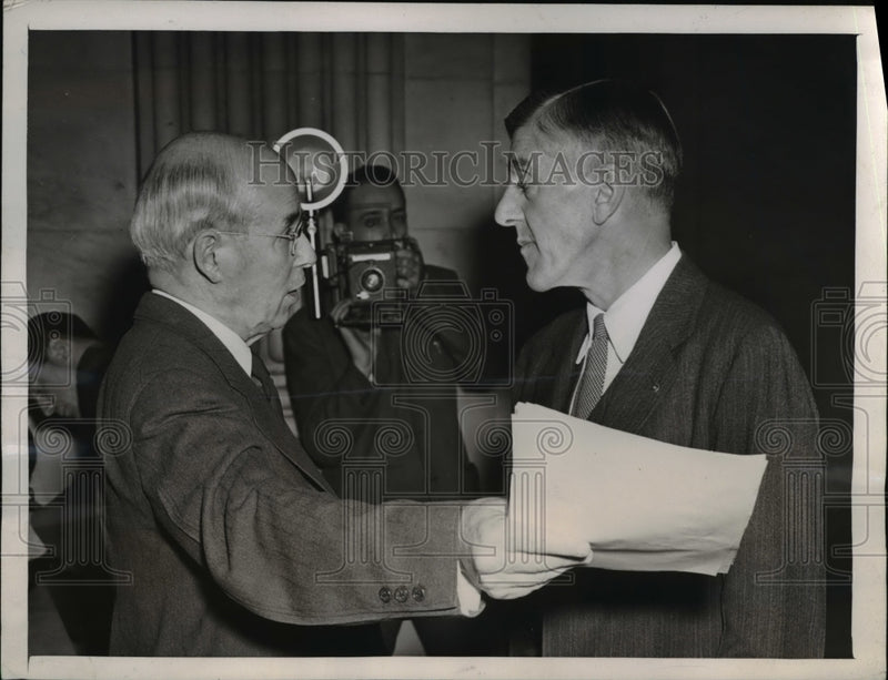 Load image into Gallery viewer, 1946 Press Photo Senator Leverett Saltonstall - nee07574
