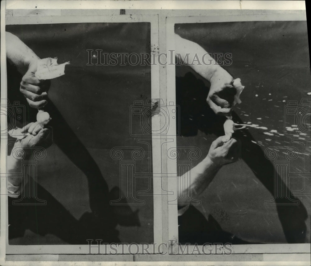1930 Press Photo Curd of Milk Won't Drain Through Cheesecloth - nee07819