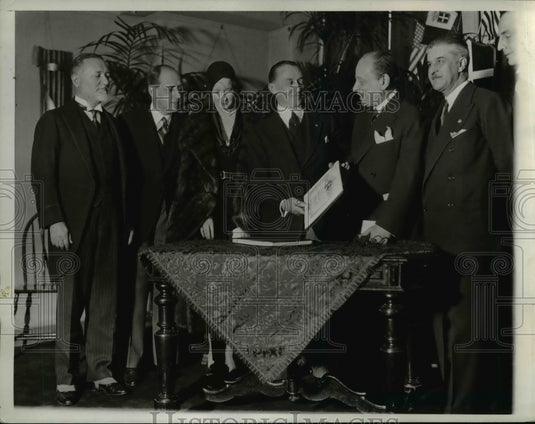 1933 Press Photo Dr Cassola Gives Italian Ambassador Tour of Hospital