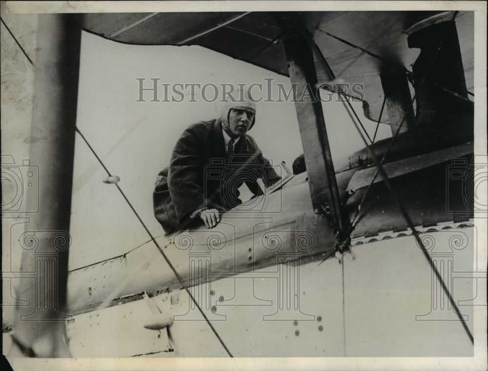 1929 Press Photo Captain HS Broad in Havilan Napier Hound Plane