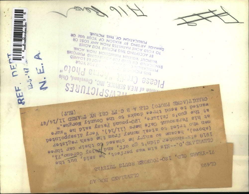 1947 Press Photo Cleveland Ohio Patsy Coreno & gun from 1918 he kept robbers out